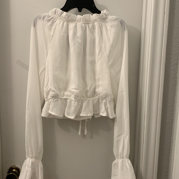 NEW WOMENS FASHIONNOVA TIMELESS RUFFLE BLOUSE SIZE S COLOR IVORY - Picture 4 of 8